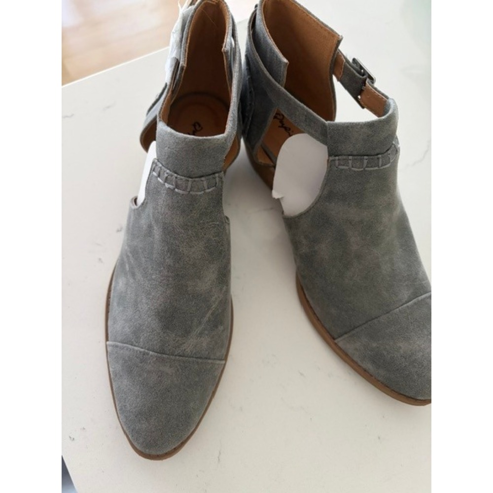 Qupid Gray Faux Suede Cutout Ankle Booties Almond Cap Toe Buckle Size 9